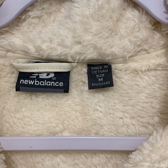 New Balance Women’s Deep Pile Fleece Jacket - Picture 4 of 4
